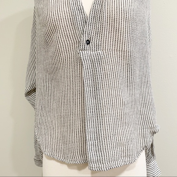 Free People High-Low Top. Striped White & Black. - Picture 3 of 8